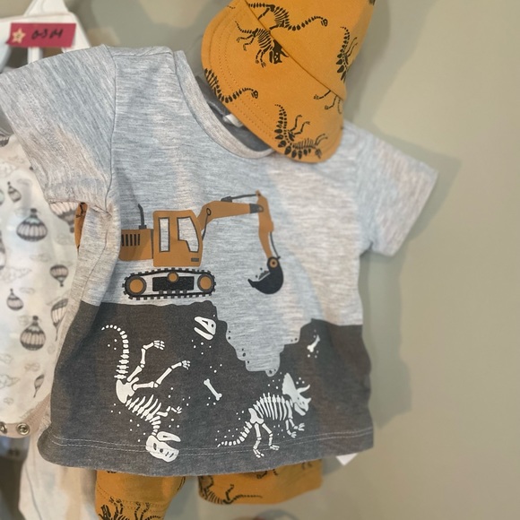 Sold ✅sets baby boy clothes and different brands. - Picture 4 of 7